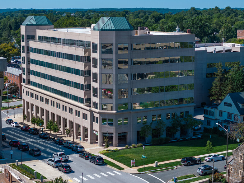 210 W Pennsylvania Ave, Towson, MD en alquiler - Foto del edificio - Imagen 2 de 8