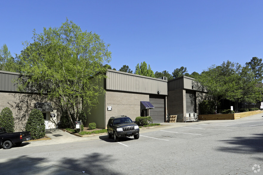 4500-4510 Preslyn Dr, Raleigh, NC en alquiler - Foto del edificio - Imagen 3 de 10