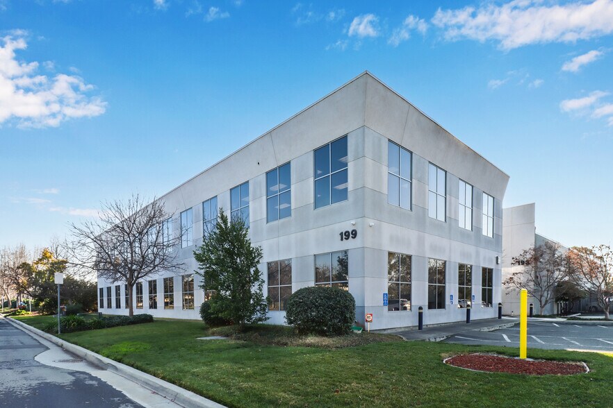 193-199 Topaz St, Milpitas, CA en venta - Foto del edificio - Imagen 1 de 23