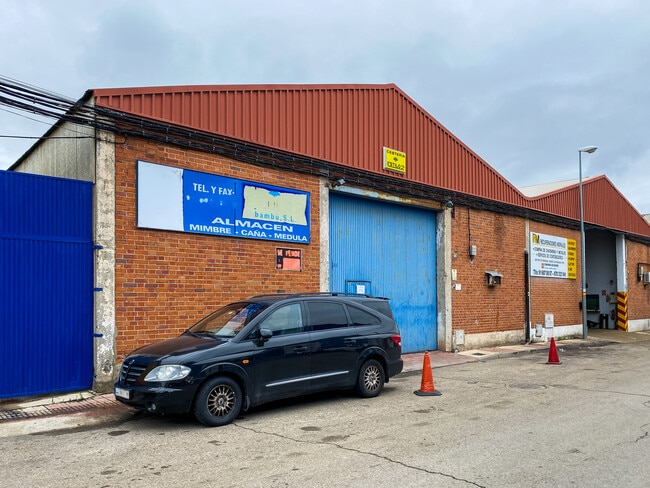 Más detalles de Calle Sierra Nevada, 14, Humanes de Madrid - Nave en venta