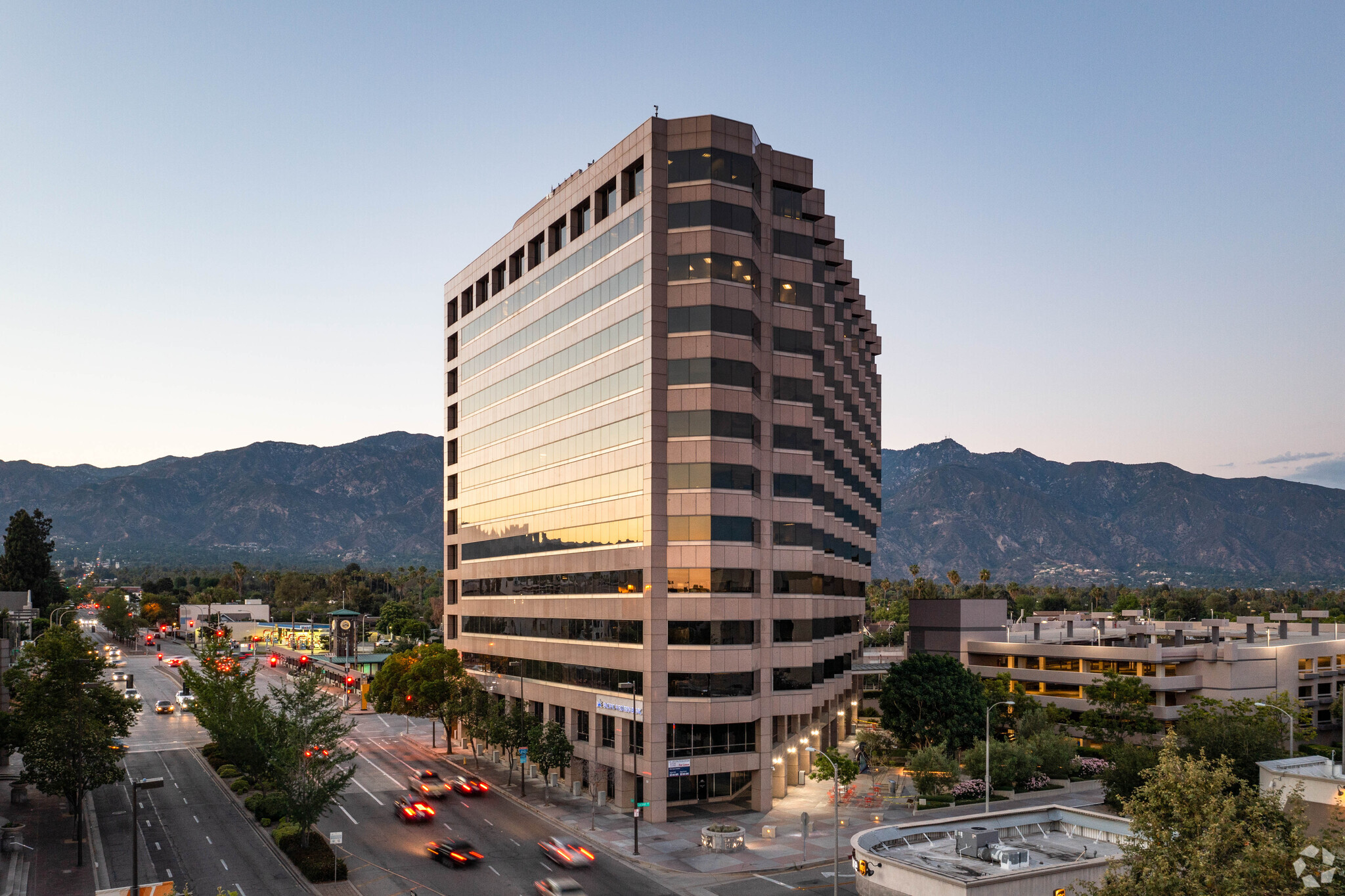 300 N Lake Ave, Pasadena, CA en alquiler Foto del edificio- Imagen 1 de 12