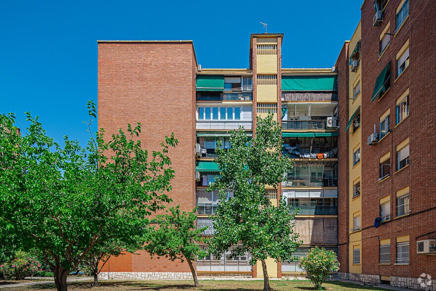Plaza de Ensidesa, 3, Madrid, Madrid en venta - Foto del edificio - Imagen 2 de 2