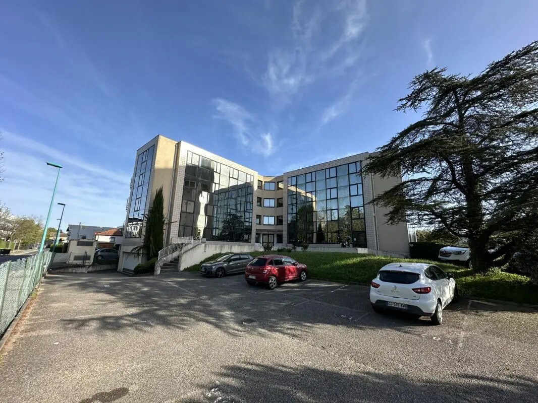 71 Chemin Du Moulin Carron, Écully en alquiler Foto del edificio- Imagen 1 de 6