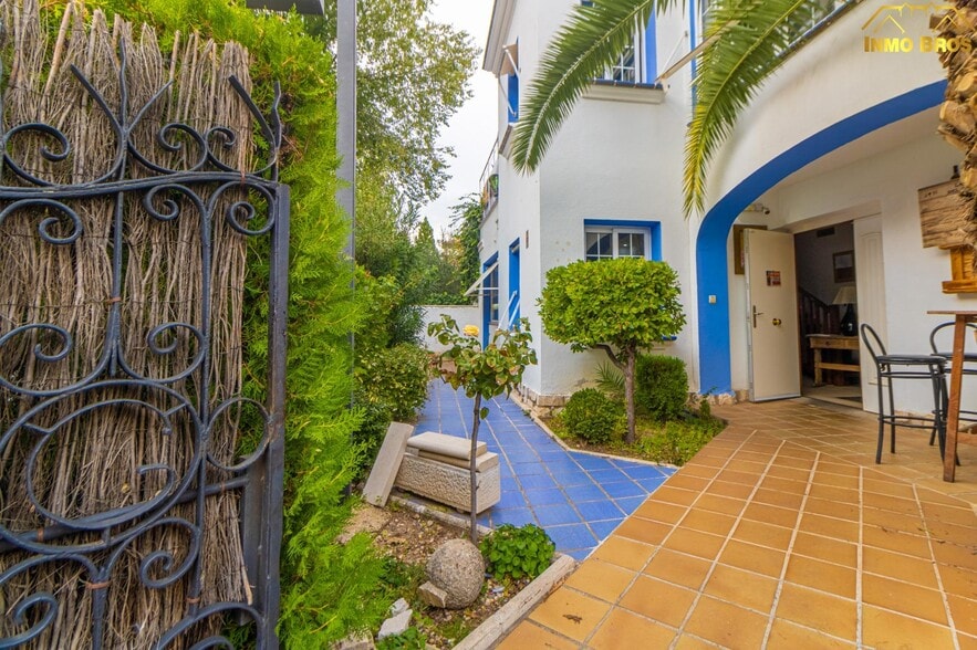 Local en Guadalajara, Guadalajara en alquiler - Foto del edificio - Imagen 2 de 48