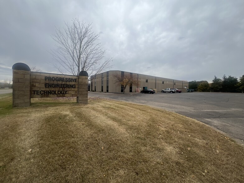 450 Apollo Dr, Lino Lakes, MN en venta - Foto del edificio - Imagen 3 de 7