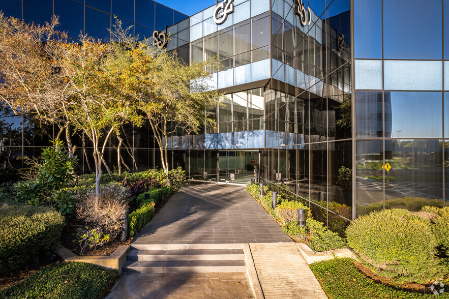 10850 Richmond Ave, Houston, TX en alquiler - Foto del edificio - Imagen 3 de 13