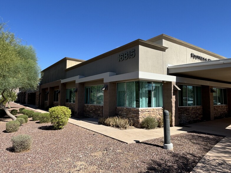 16815 S Desert Foothills Pky, Phoenix, AZ en alquiler - Foto del edificio - Imagen 1 de 10