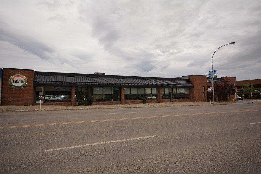 10215 100th St, Fort St John, BC en alquiler - Foto principal - Imagen 1 de 14