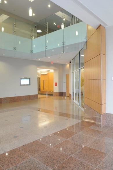 7501-7503 Greenway Center Dr, Greenbelt, MD en venta - Lobby - Imagen 3 de 17