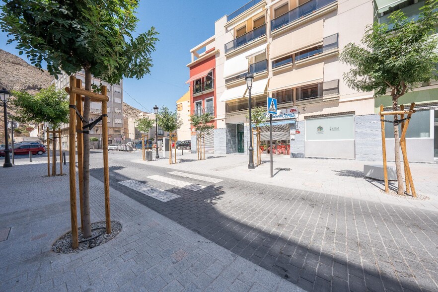 Local en Orihuela en venta - Foto del edificio - Imagen 2 de 7