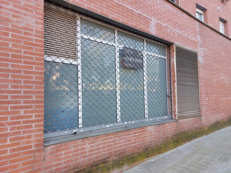 Edificio residencial en Sabadell, Barcelona en venta - Foto del edificio - Imagen 3 de 5