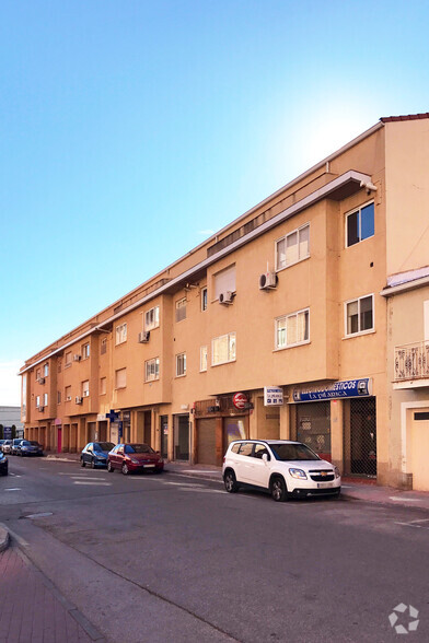 Avenida Ferrocarril, 13, Azuqueca de Henares, Guadalajara en venta - Foto del edificio - Imagen 2 de 2