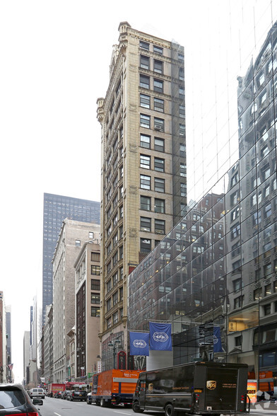 7 W 45th St, New York, NY en alquiler - Foto del edificio - Imagen 1 de 11