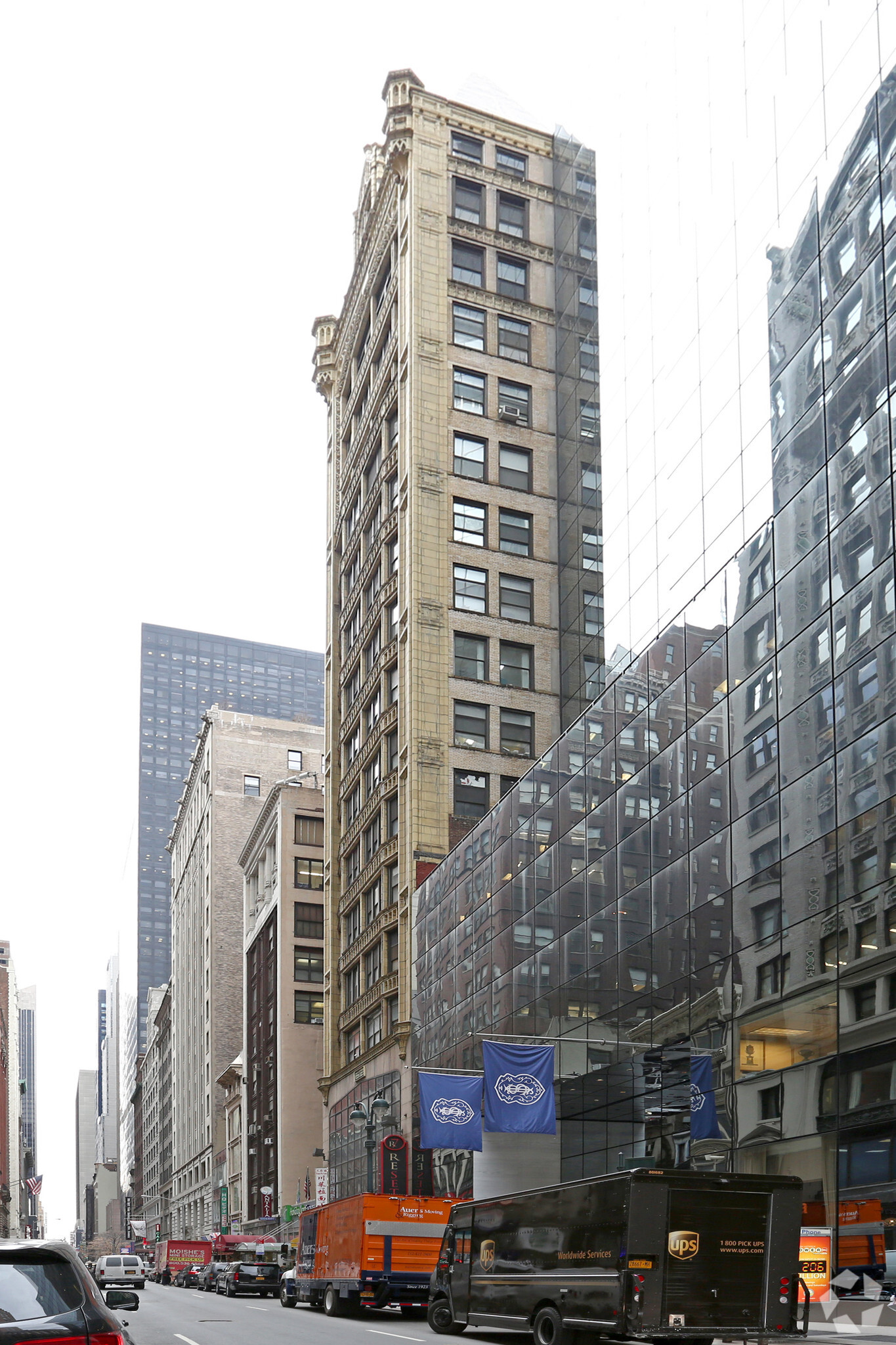 7 W 45th St, New York, NY en alquiler Foto del edificio- Imagen 1 de 12