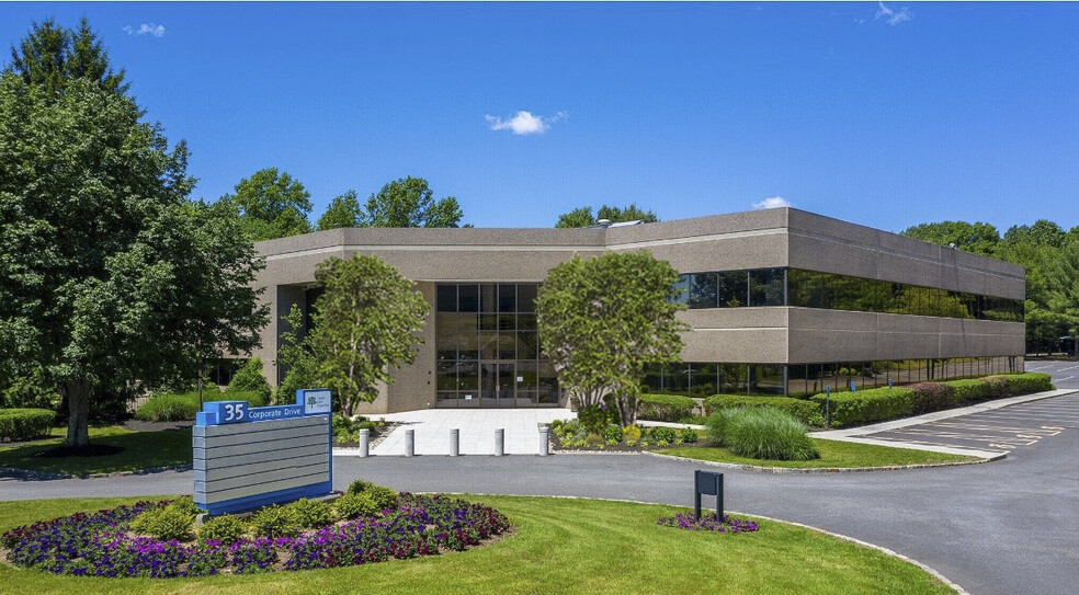 35 Corporate Dr, Trumbull, CT en alquiler - Foto del edificio - Imagen 1 de 24