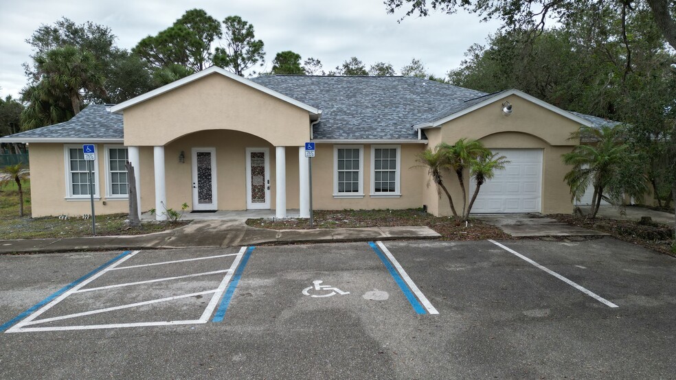 17880 Toledo Blade Blvd, Port Charlotte, FL en venta - Foto del edificio - Imagen 3 de 17