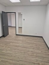 2500 Rue Jean-Perrin, Québec, QC en alquiler Foto del interior- Imagen 2 de 3