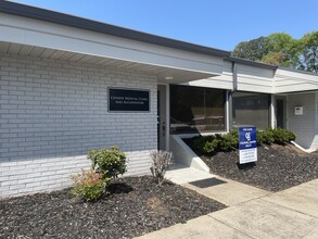 600 Houze Way, Roswell, GA en alquiler Foto del edificio- Imagen 1 de 10