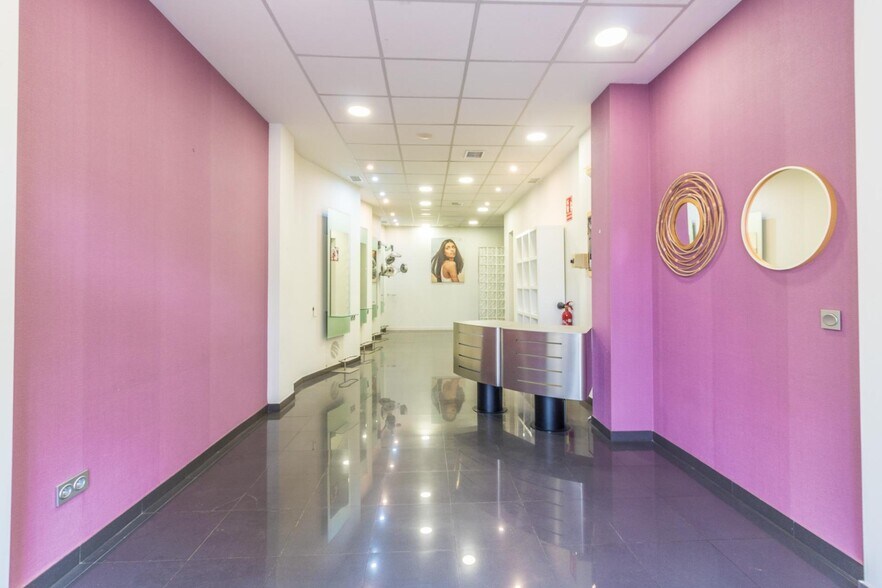 Local en L'Alcúdia en venta - Foto del edificio - Imagen 2 de 27