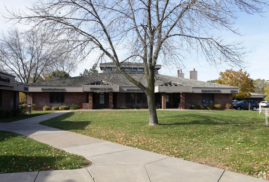 5821 Cedar Lake Rd, Saint Louis Park, MN en alquiler - Foto del edificio - Imagen 3 de 16