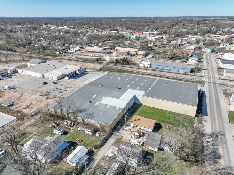 102 S Main St, Mountain Grove, MO en venta - Foto del edificio - Imagen 2 de 22