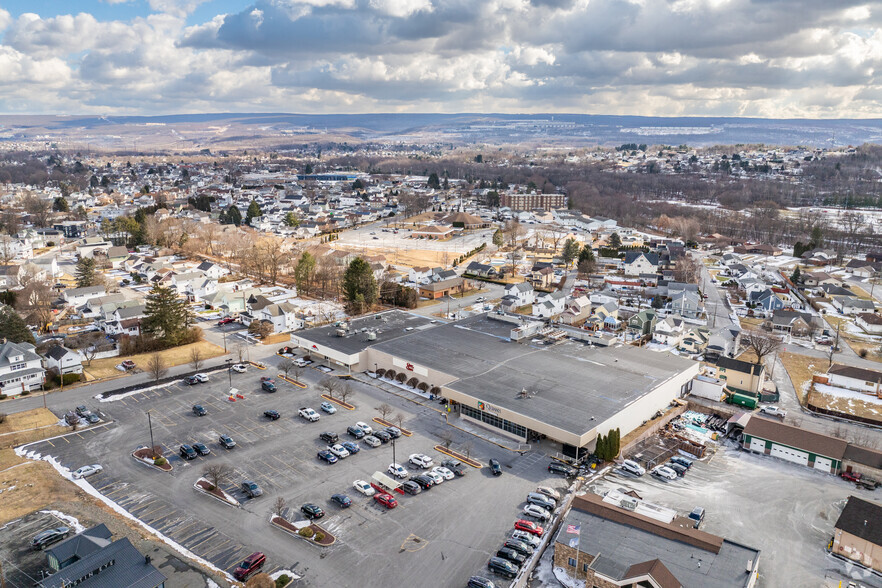 1437 Main St, Peckville, PA en alquiler - Vista aérea - Imagen 1 de 6