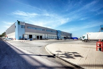 Nave en Sevilla, Sevilla en alquiler Foto del edificio- Imagen 2 de 2