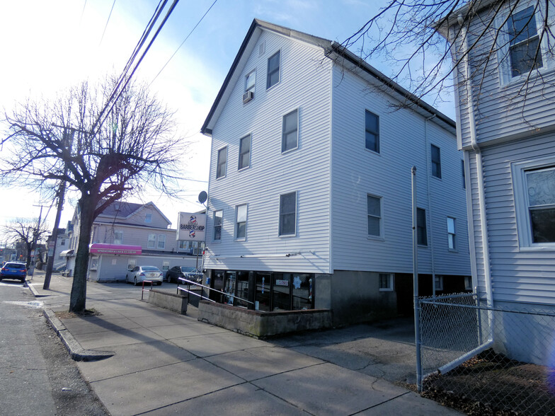 142-144 Highland Ave, Malden, MA en alquiler - Foto del edificio - Imagen 1 de 8