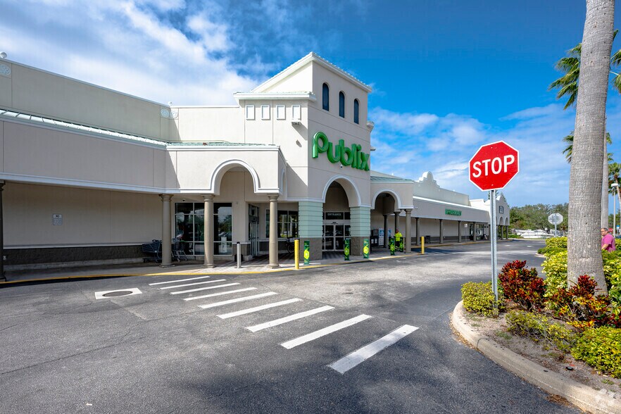 1850 Ridgewood Ave, Holly Hill, FL en alquiler - Foto del edificio - Imagen 2 de 11