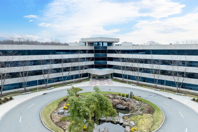 Más detalles de 500 Summit Lake Dr, Valhalla, NY - Oficina en alquiler