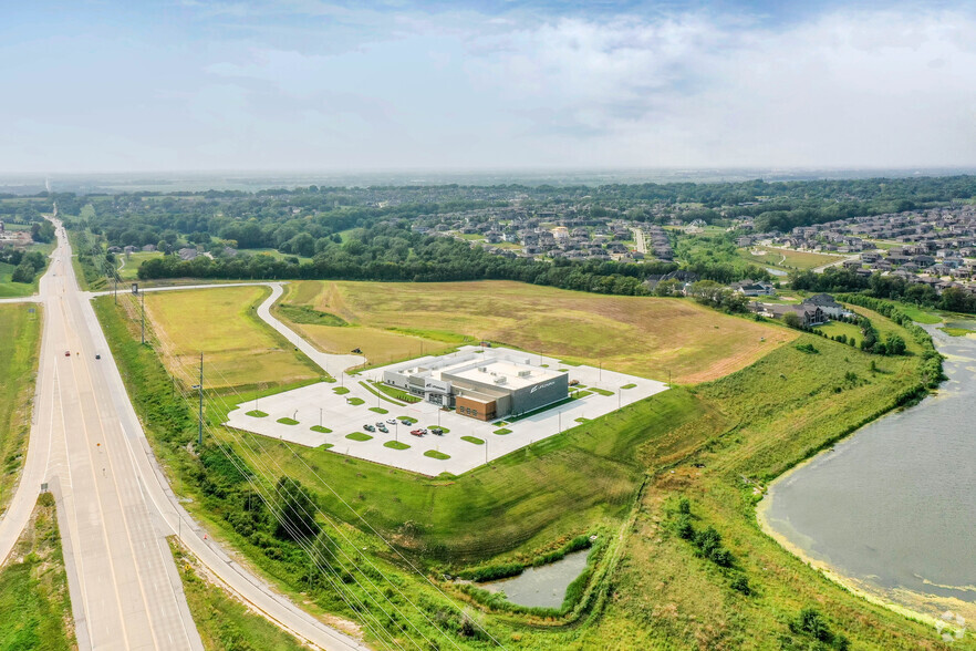 Gold Circle, Elkhorn, NE en venta - Foto del edificio - Imagen 3 de 6