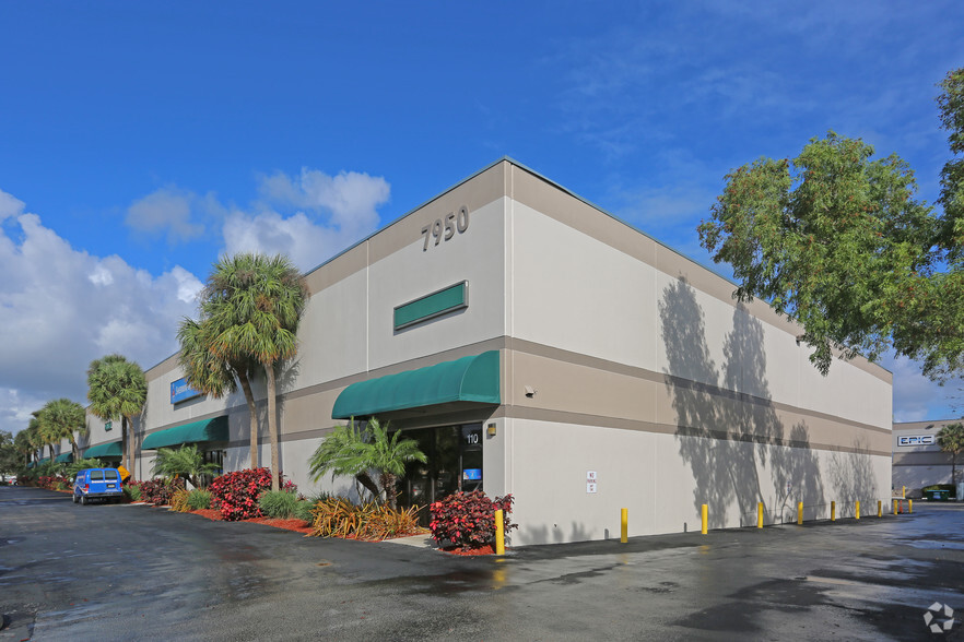 7840-7880 Central Industrial Dr, Riviera Beach, FL en alquiler - Foto principal - Imagen 1 de 8