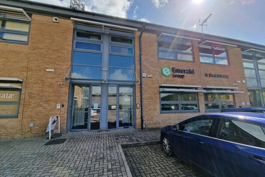 Berrington Way, Basingstoke en venta - Foto del edificio - Imagen 2 de 2