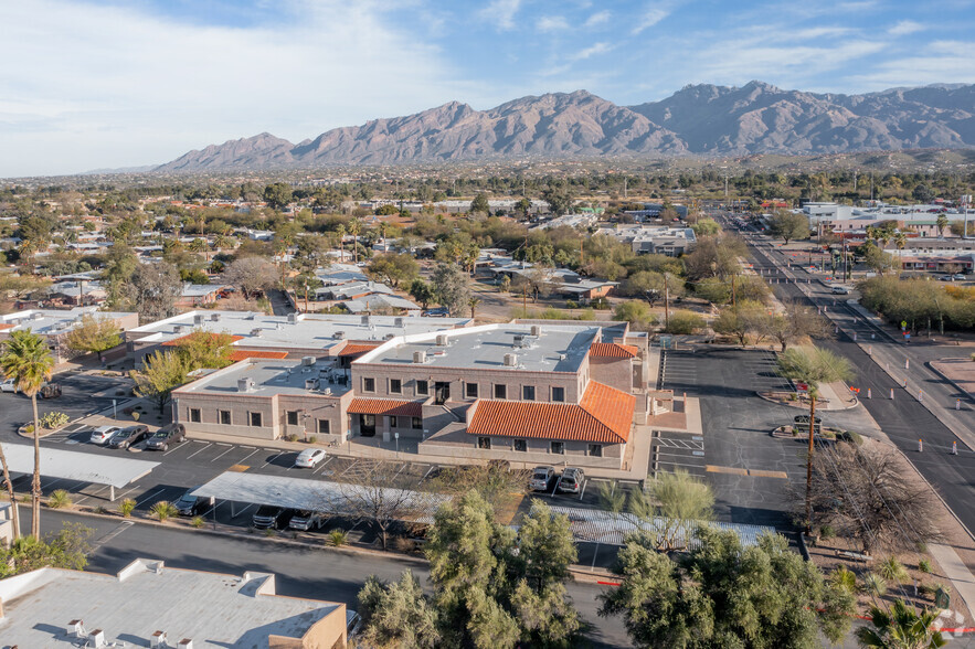 1951 N Wilmot Rd, Tucson, AZ en alquiler - Vista aérea - Imagen 2 de 9