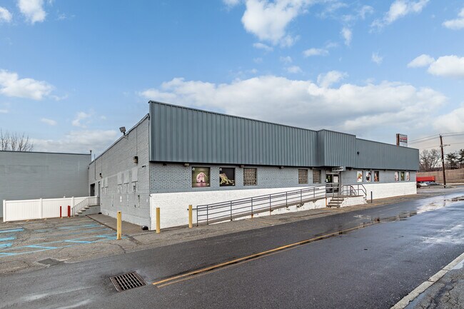 Más detalles de 240 State Rt 17 S, Lodi, NJ - Nave en alquiler