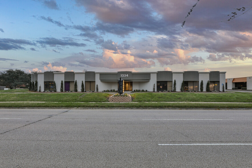 1234 Bay Area Blvd, Houston, TX en alquiler - Foto principal - Imagen 1 de 13