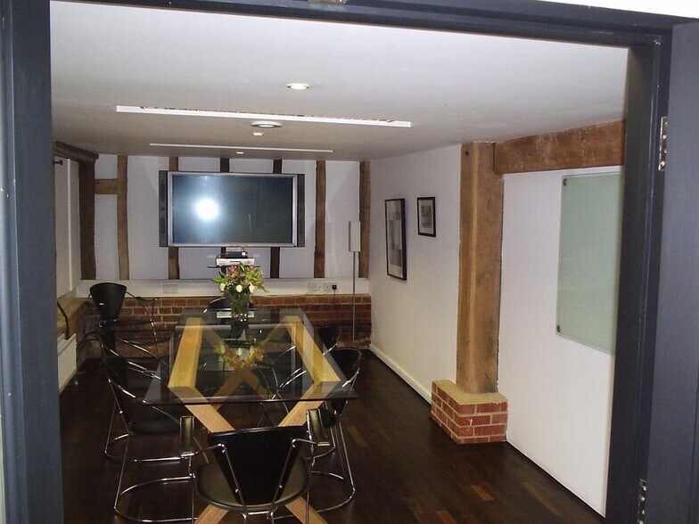 Birtley Rd, Guildford en venta - Foto del edificio - Imagen 3 de 8