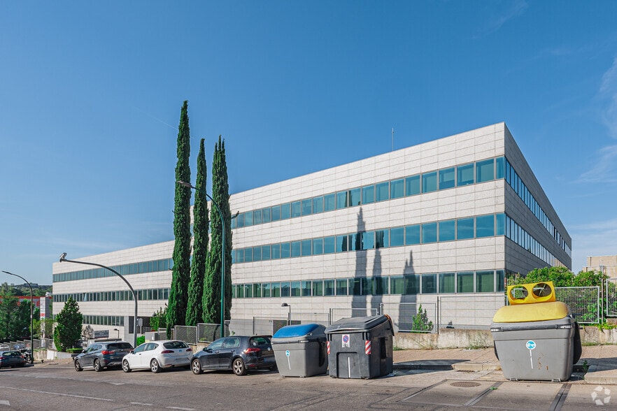 Calle San Rafael, 1, Alcobendas, Madrid en alquiler - Foto del edificio - Imagen 3 de 5