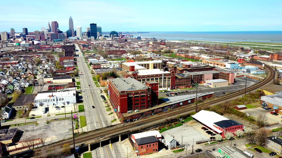 3615 Superior Ave, Cleveland, OH en alquiler - Vista aérea - Imagen 3 de 19