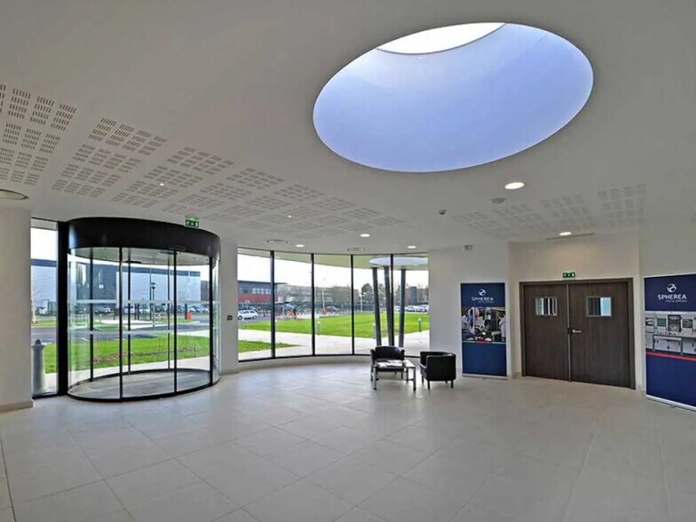 8 Rue Du Maréchal De Lattre De Tassigny, Élancourt en alquiler - Vestíbulo - Imagen 2 de 10