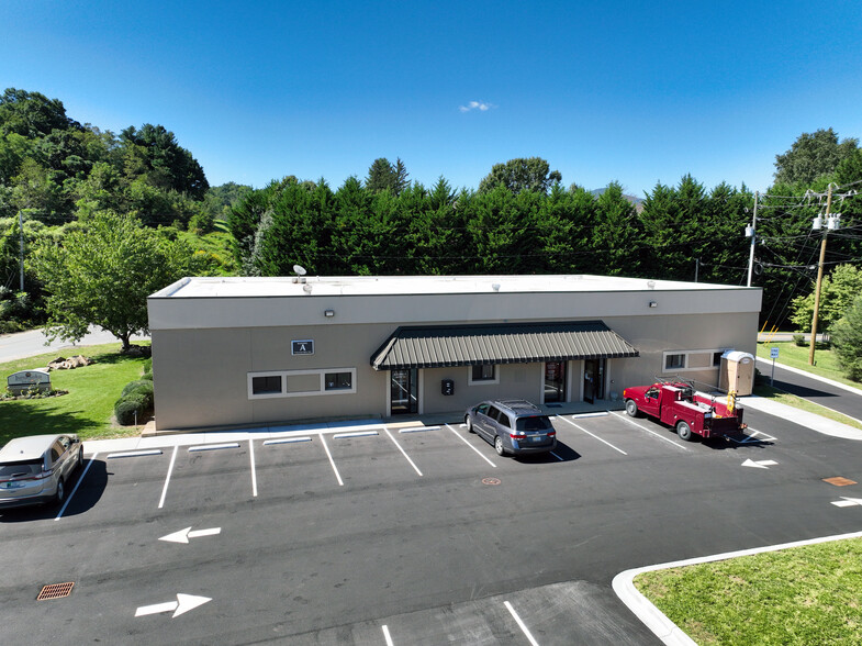 9 Haywood Office Park, Waynesville, NC en alquiler - Foto del edificio - Imagen 1 de 8