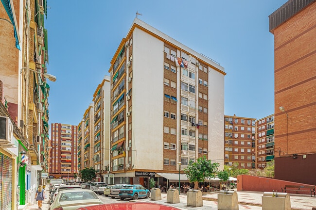Más detalles de Calle Andarax, 3, Málaga - Edificio residencial​ en venta