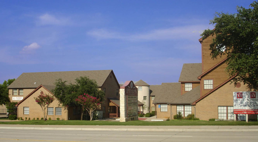 412 N Main St, Euless, TX en alquiler - Foto del edificio - Imagen 3 de 4