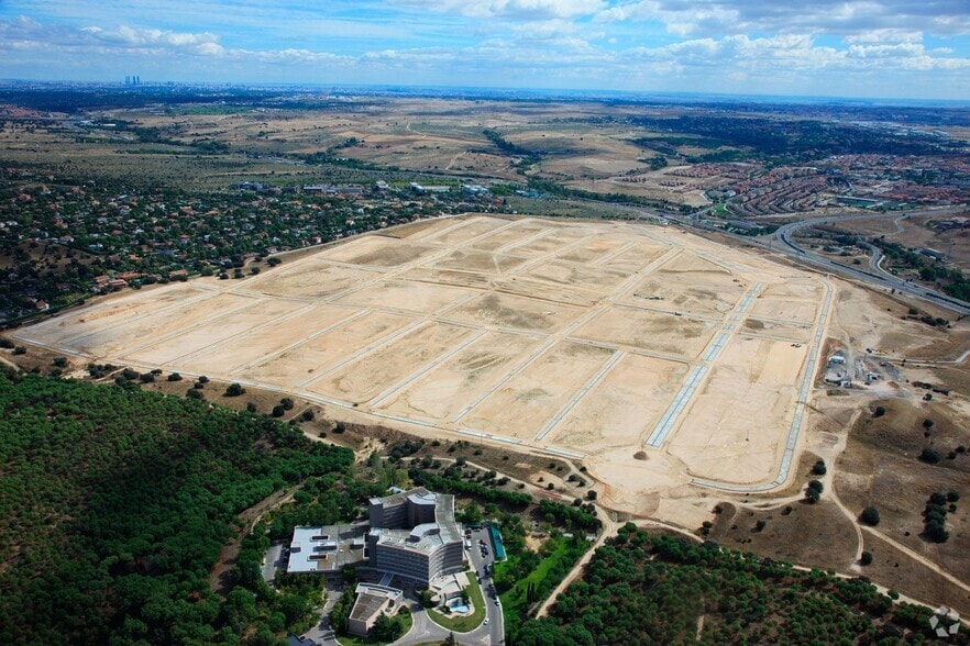 Terreno en Villaviciosa de Odón, Madrid en venta - Foto del edificio - Imagen 3 de 4