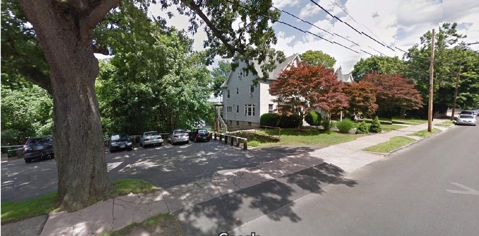 215 Coram Ave, Shelton, CT en alquiler - Foto del edificio - Imagen 3 de 16