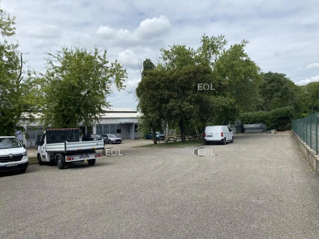 Nave en Saint-Priest en alquiler Foto del edificio- Imagen 1 de 32