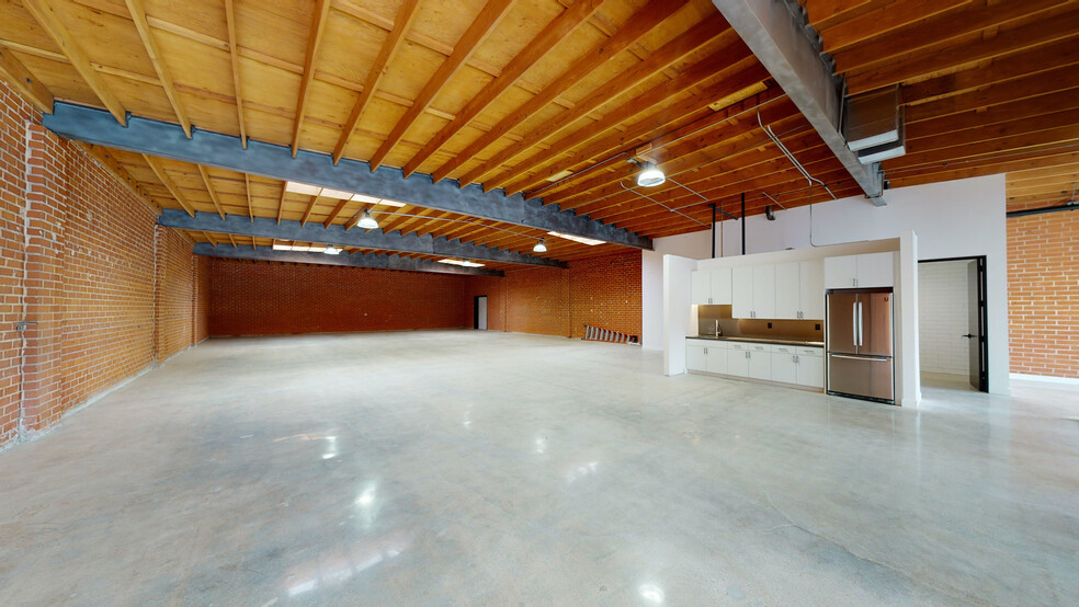 2222 Cotner Ave, Los Angeles, CA en alquiler - Foto del interior - Imagen 2 de 9