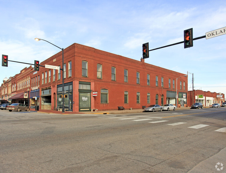 106 W Oklahoma Ave, Guthrie, OK en alquiler - Foto del edificio - Imagen 2 de 22