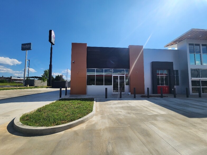 1010 Academy Dr, Bessemer, AL en alquiler - Foto del edificio - Imagen 2 de 5