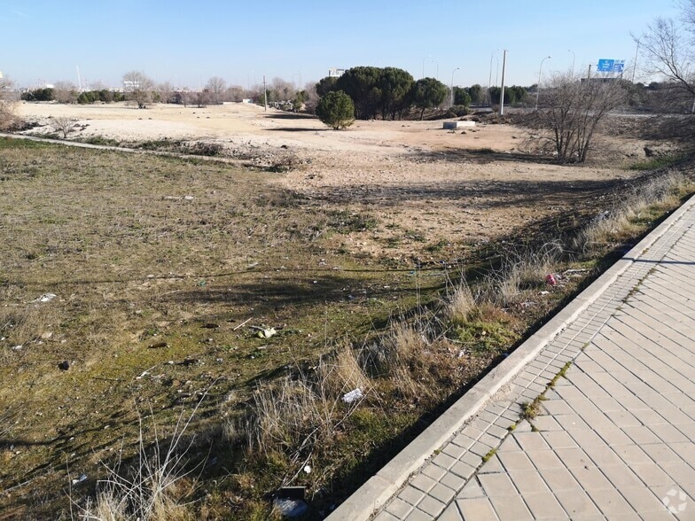 Calle de la Pirotécnia, 76, Madrid, Madrid en venta - Foto del edificio - Imagen 3 de 4